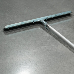 Metex 600mm floor wiper squeegee with rubber blade and aluminium handle – view 3
