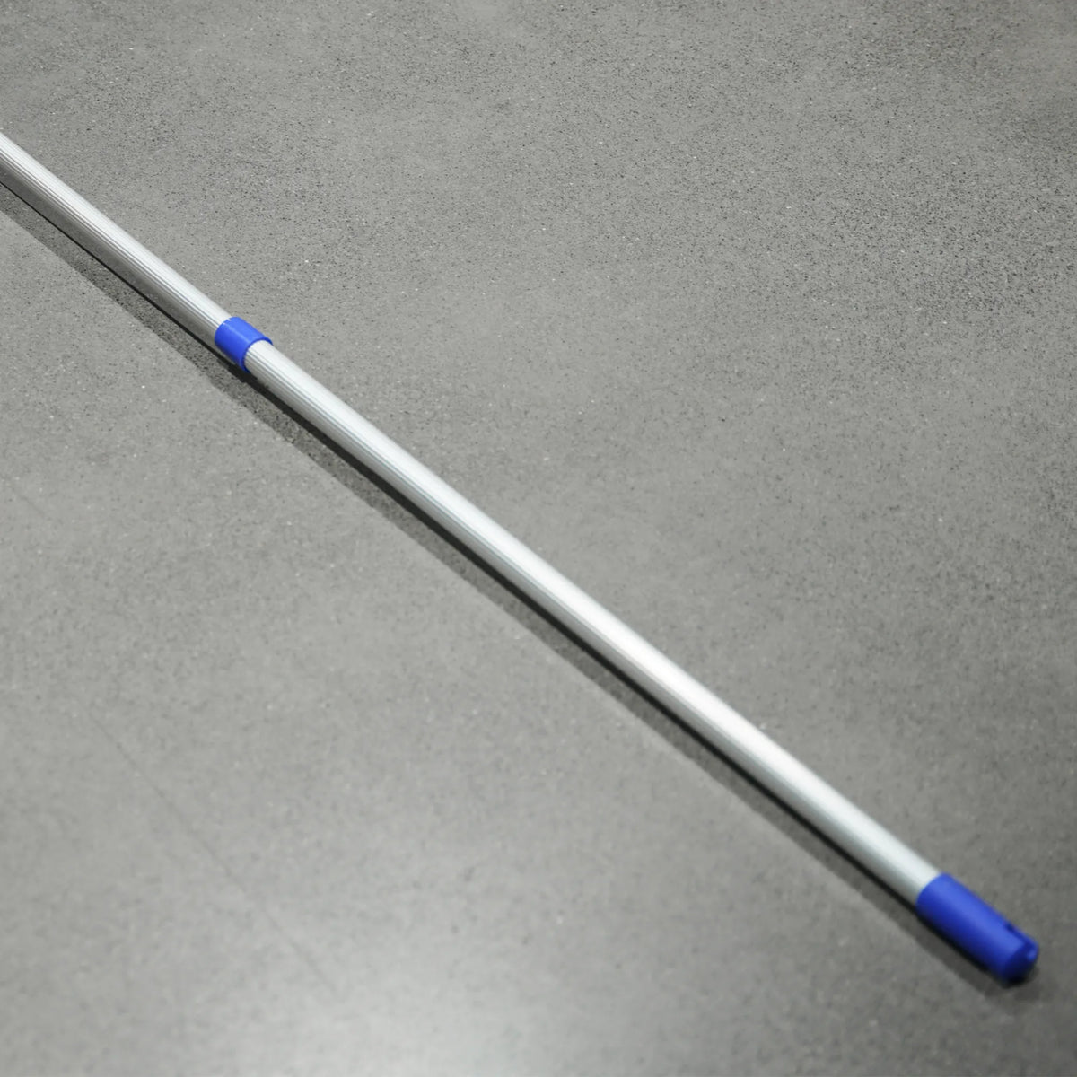 Metex 600mm floor wiper squeegee with rubber blade and aluminium handle – view 4