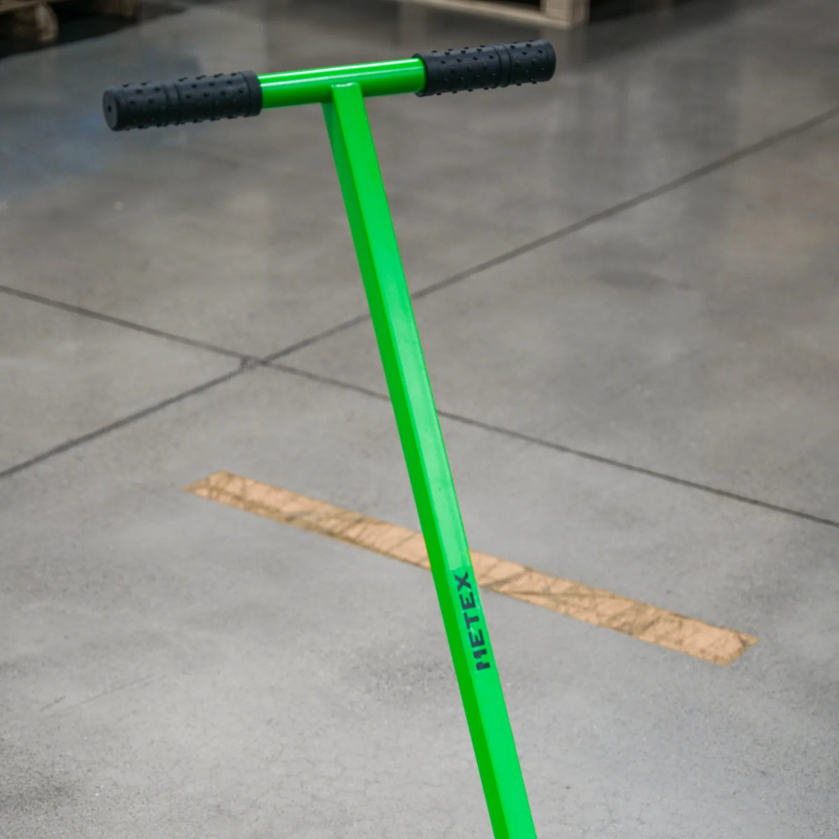 Metex 5m aluminium concrete hand tamper beam with handles at both ends – view 5