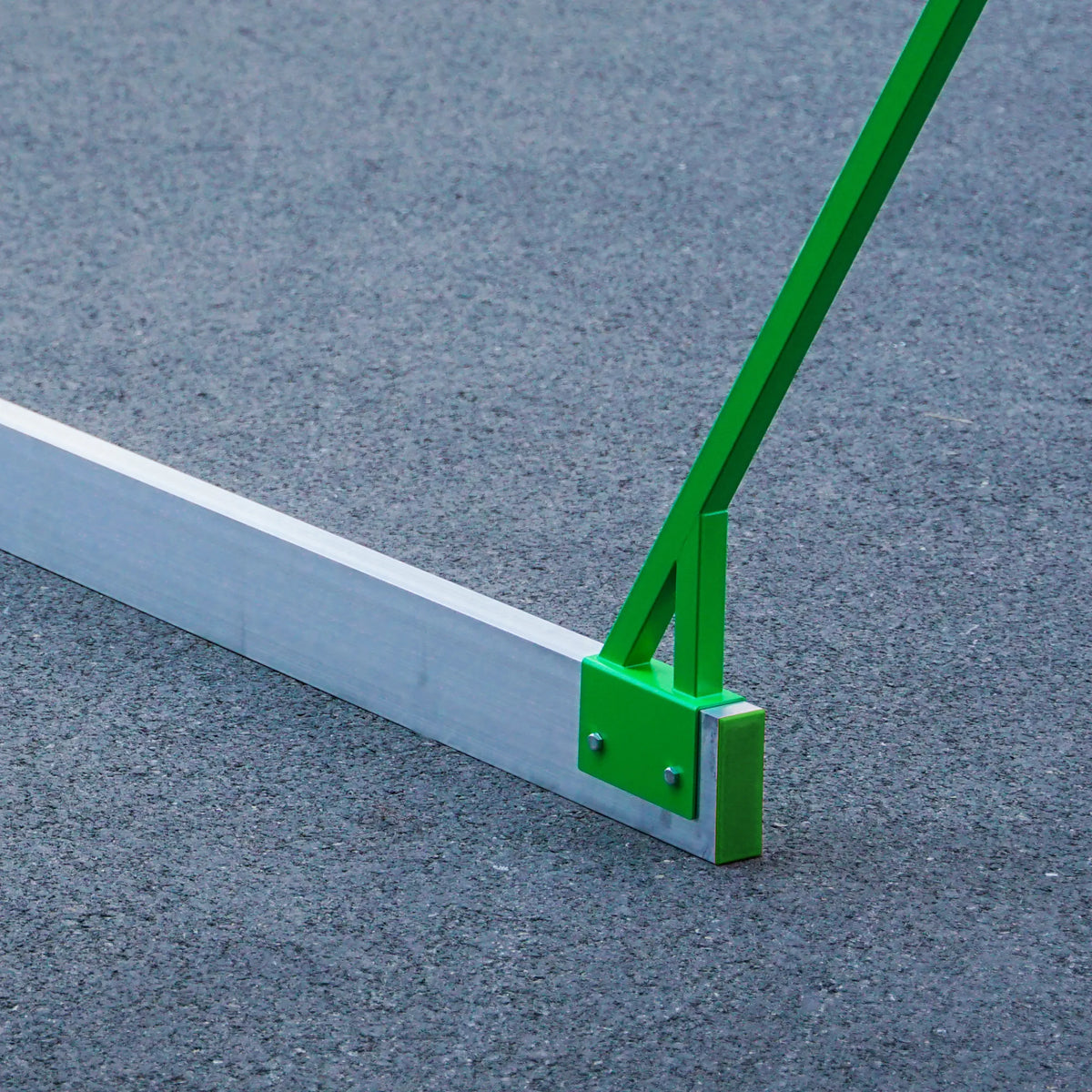 Metex 5m aluminium concrete hand tamper beam with handles at both ends – view 4