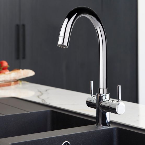 Insinkerator 3N1 J Shape Steaming Hot Tap and Tank 45153+44983